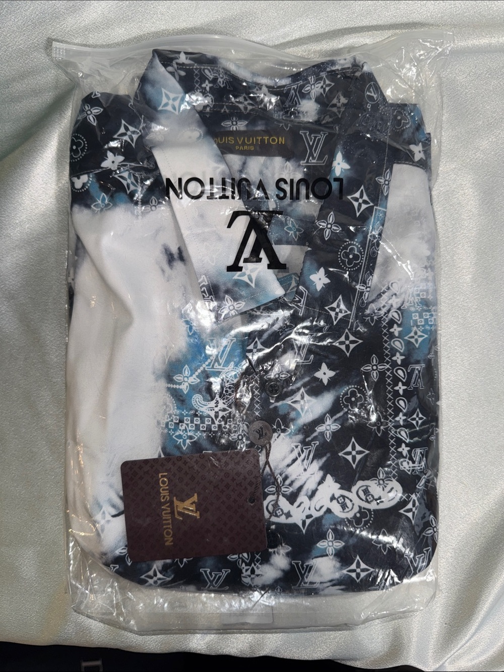 Louis Vuitton Black & White Monogram Tie-Dye Satin Shirt🔥Size:XL - Picture 6 of 7